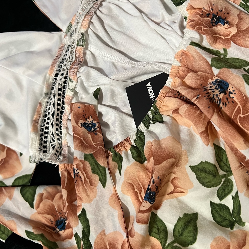 NWT fashion noval floral romper - Picture 2 of 4
